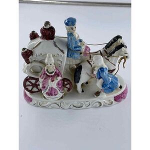 Vintage Porcelain Princess‎ and Prince Horse Drawn Carriage Figurine Sculpture